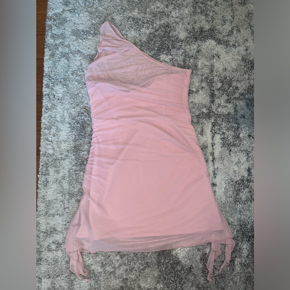 OH POLLY Asymmetric Single Sleeve Mini Dress - Mauve - US 10 - Picture 2 of 6